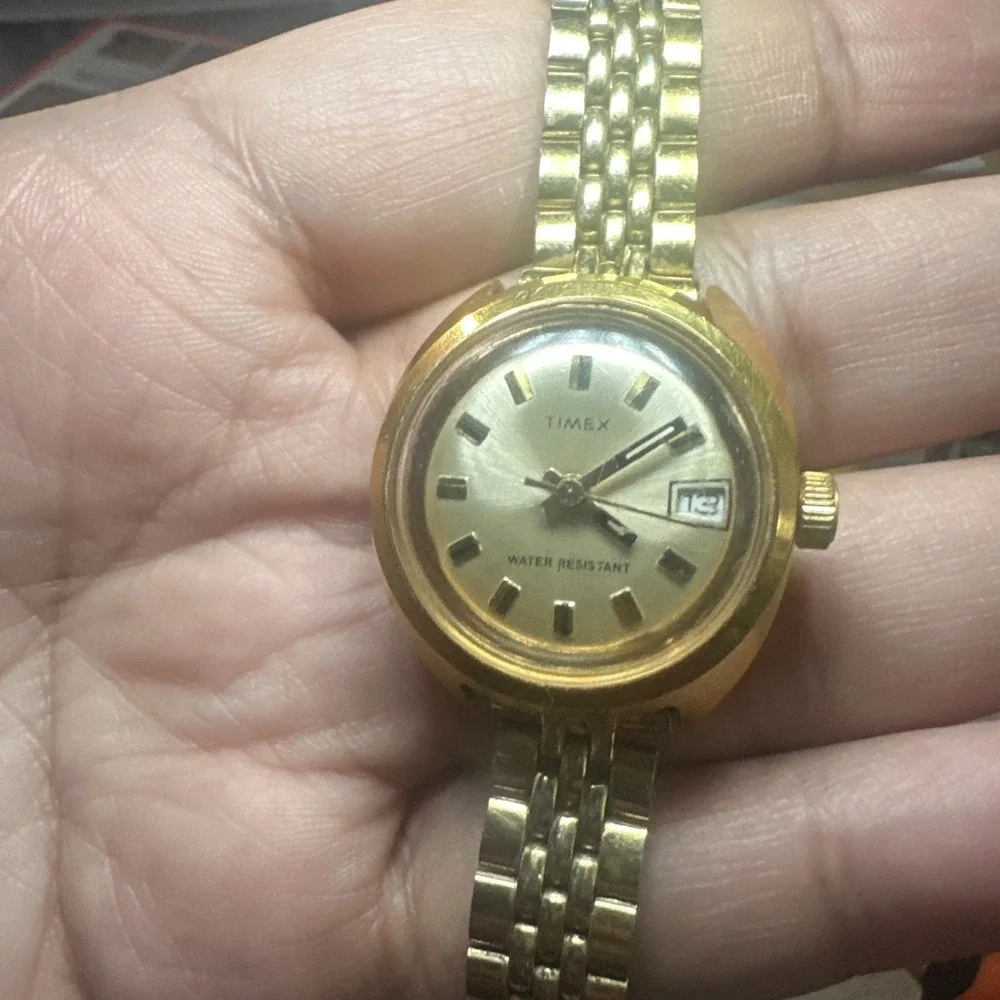 Working 1977 VTG Timex Ladies Watch Women Gold Tone Manual Wind 27mm Fit 6.5 Run